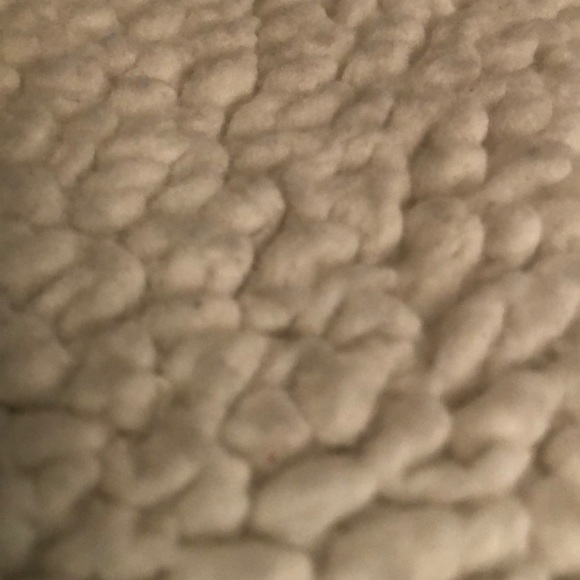 Meet your Posher, Tara - Picture 1 of 1